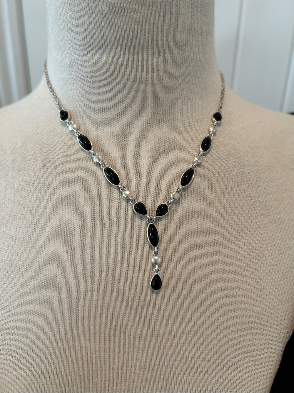 Elegant Silver and Black Teardrop Y-Style Necklace - Women Jewelry